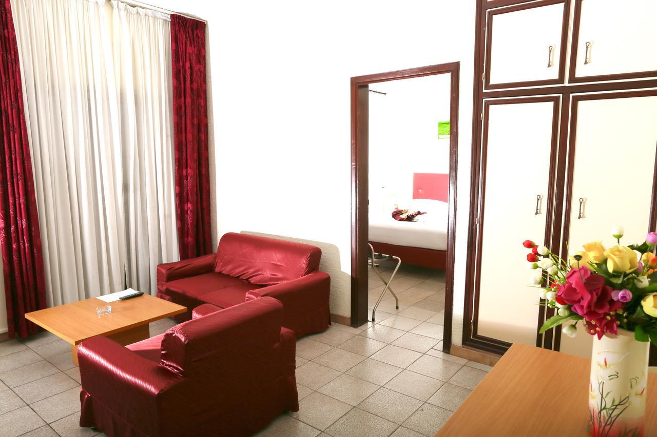 Hotel Mansel Yaoundé Exterior photo