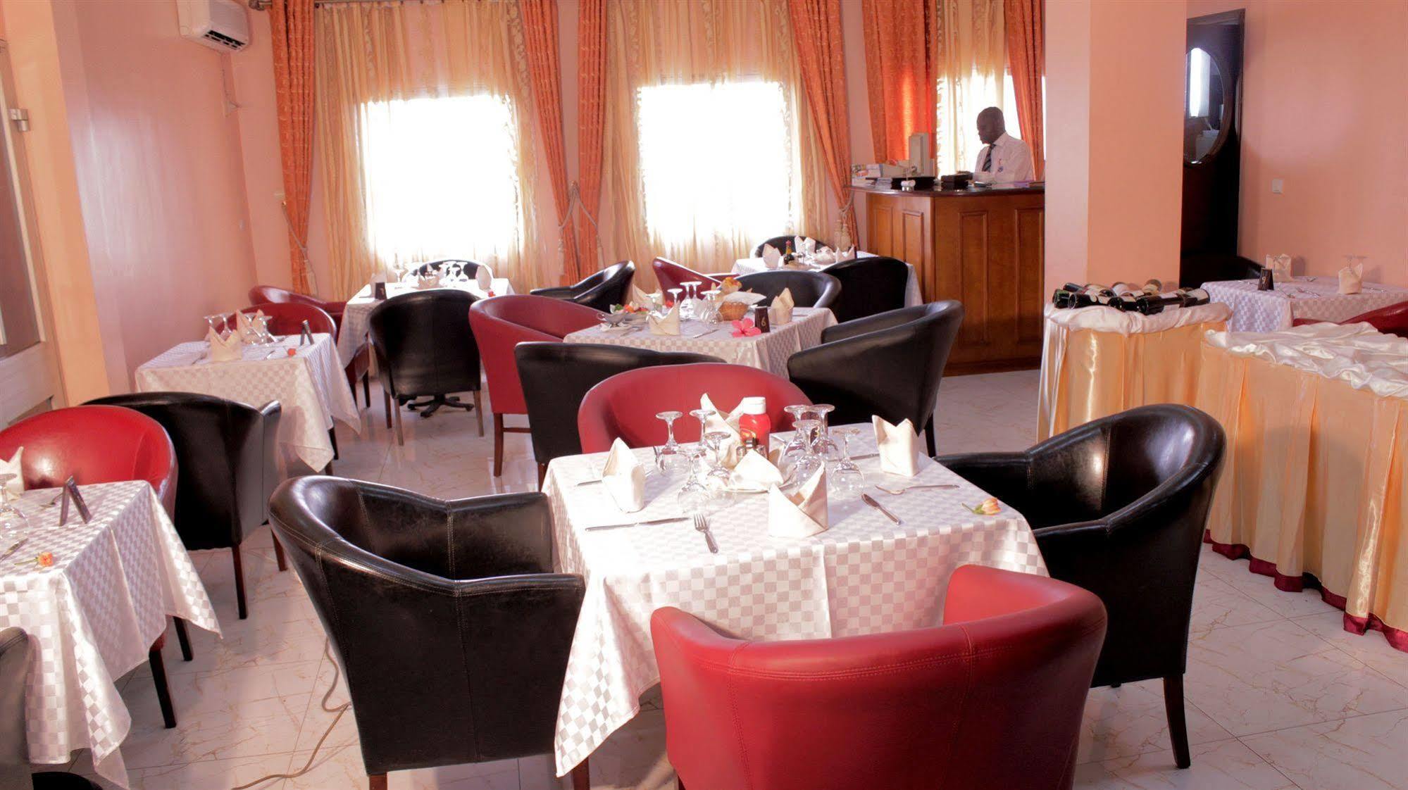 Hotel Mansel Yaoundé Exterior photo