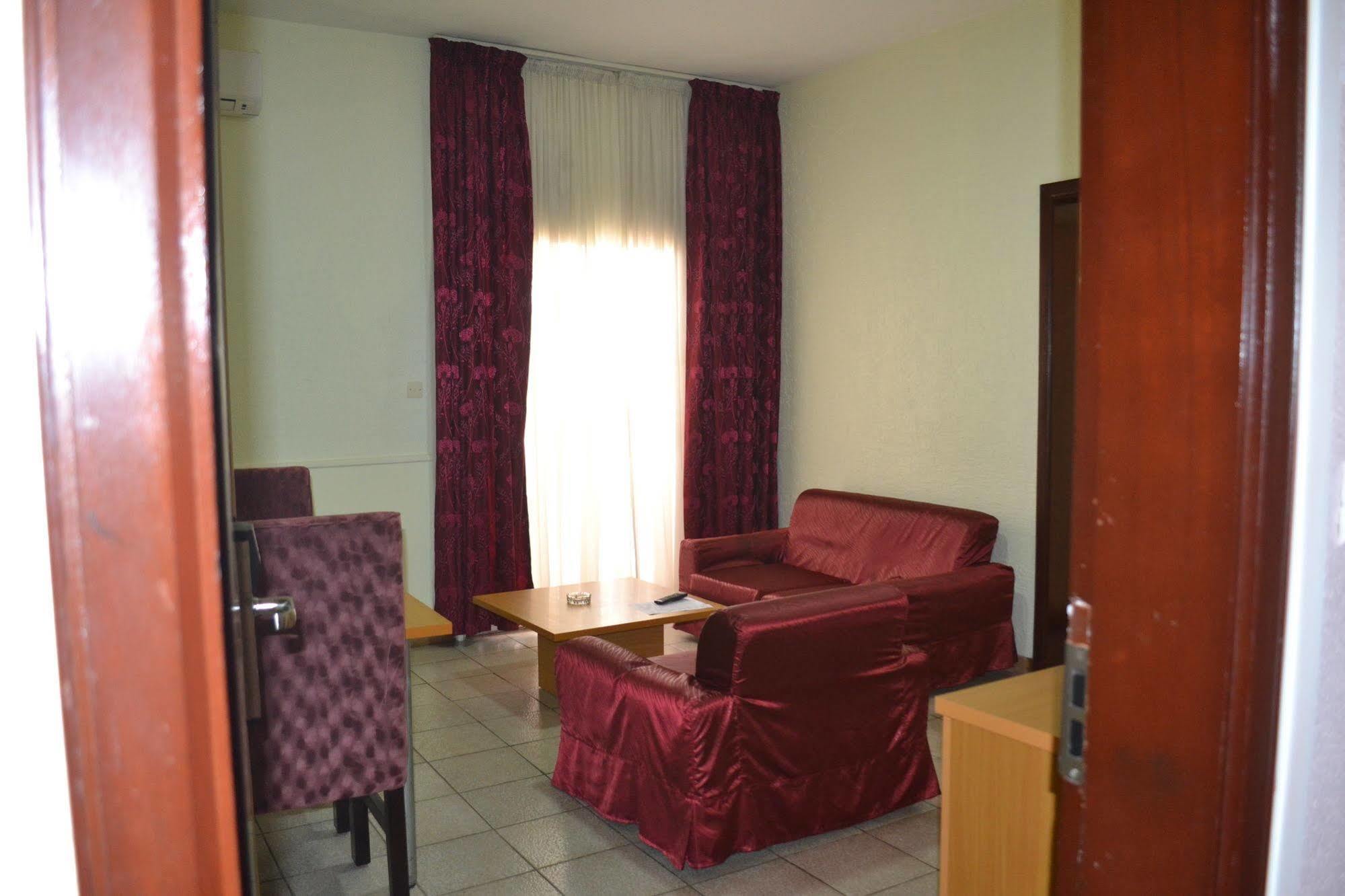 Hotel Mansel Yaoundé Exterior photo