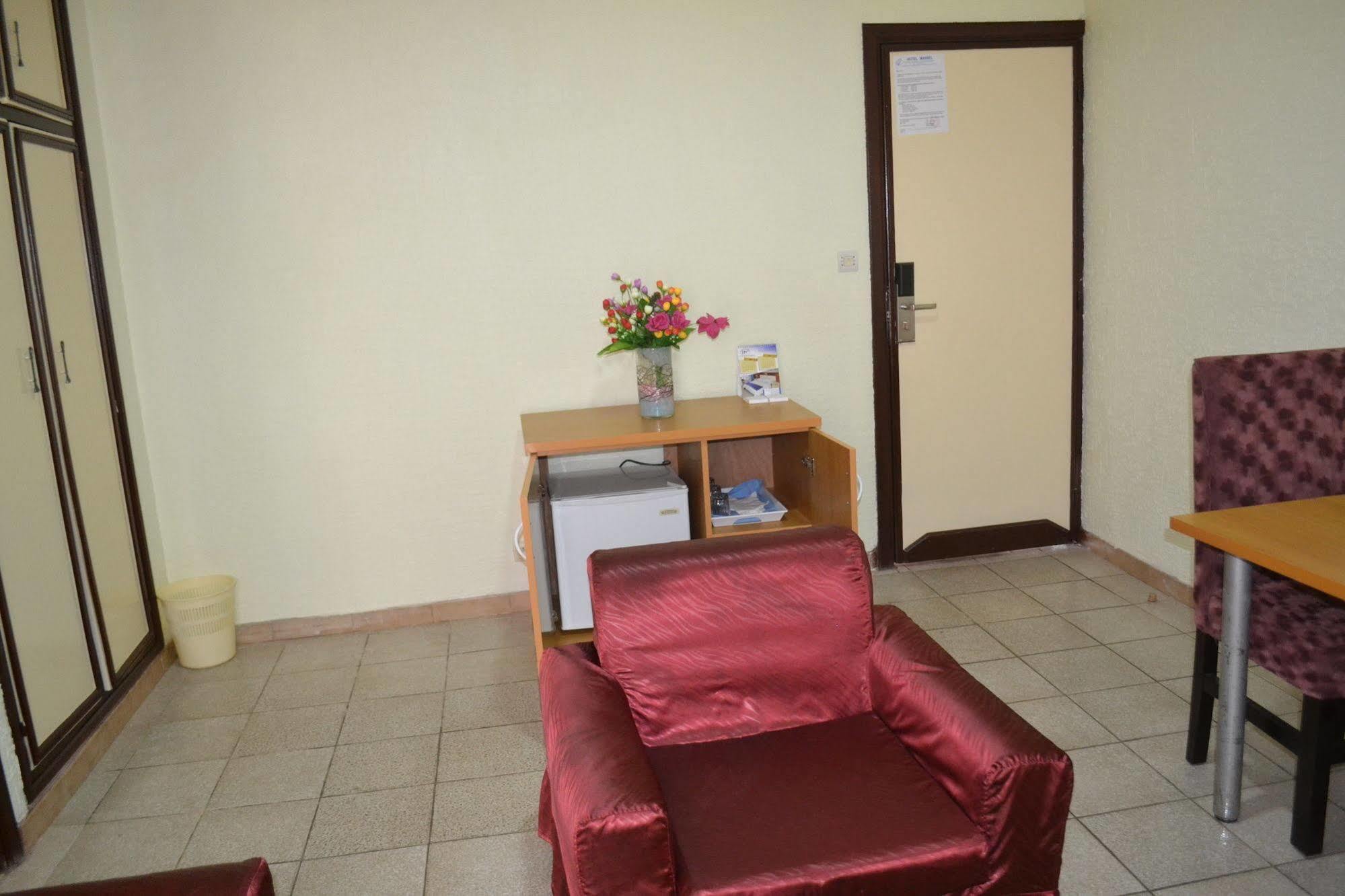 Hotel Mansel Yaoundé Exterior photo