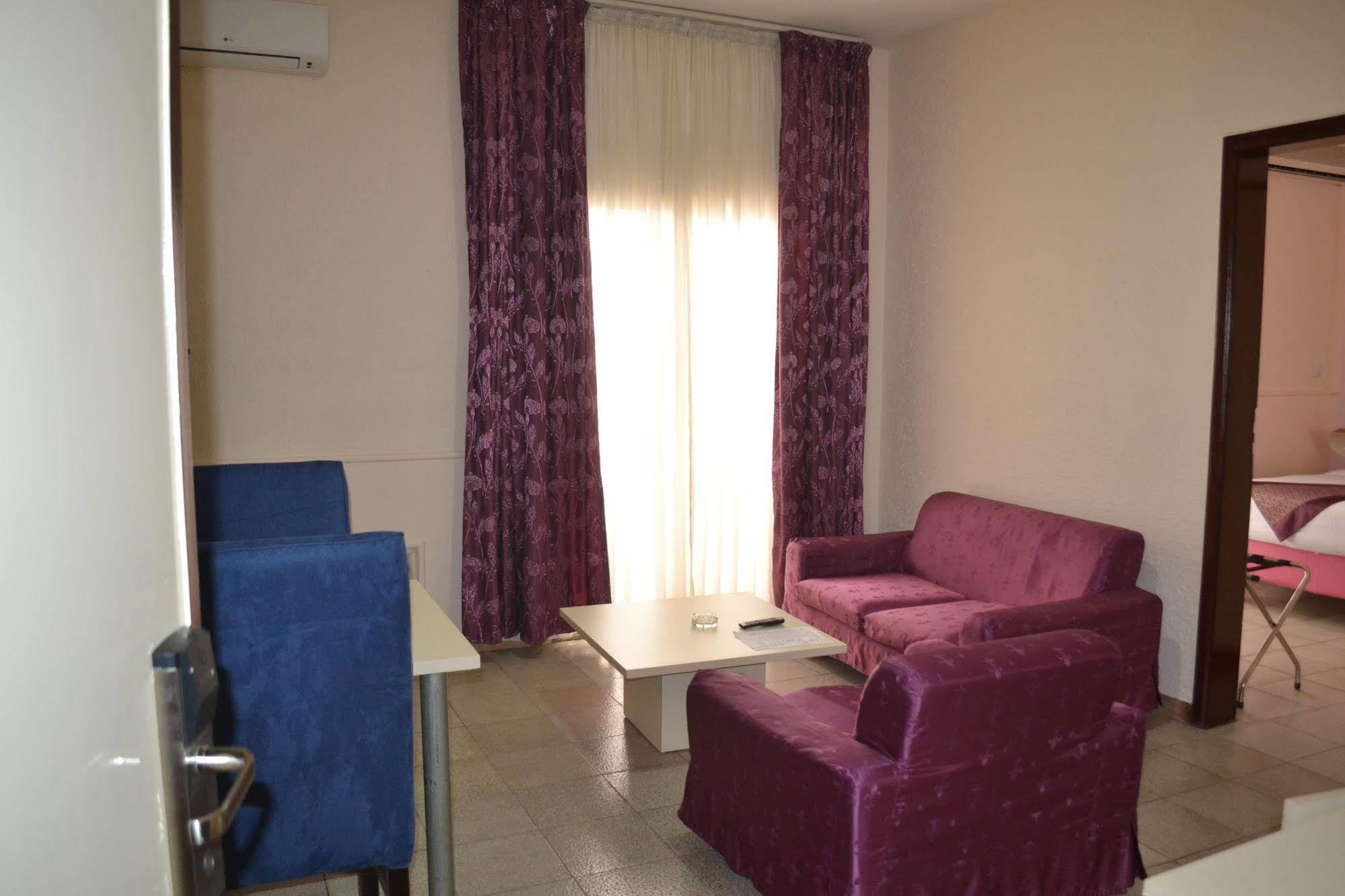 Hotel Mansel Yaoundé Exterior photo