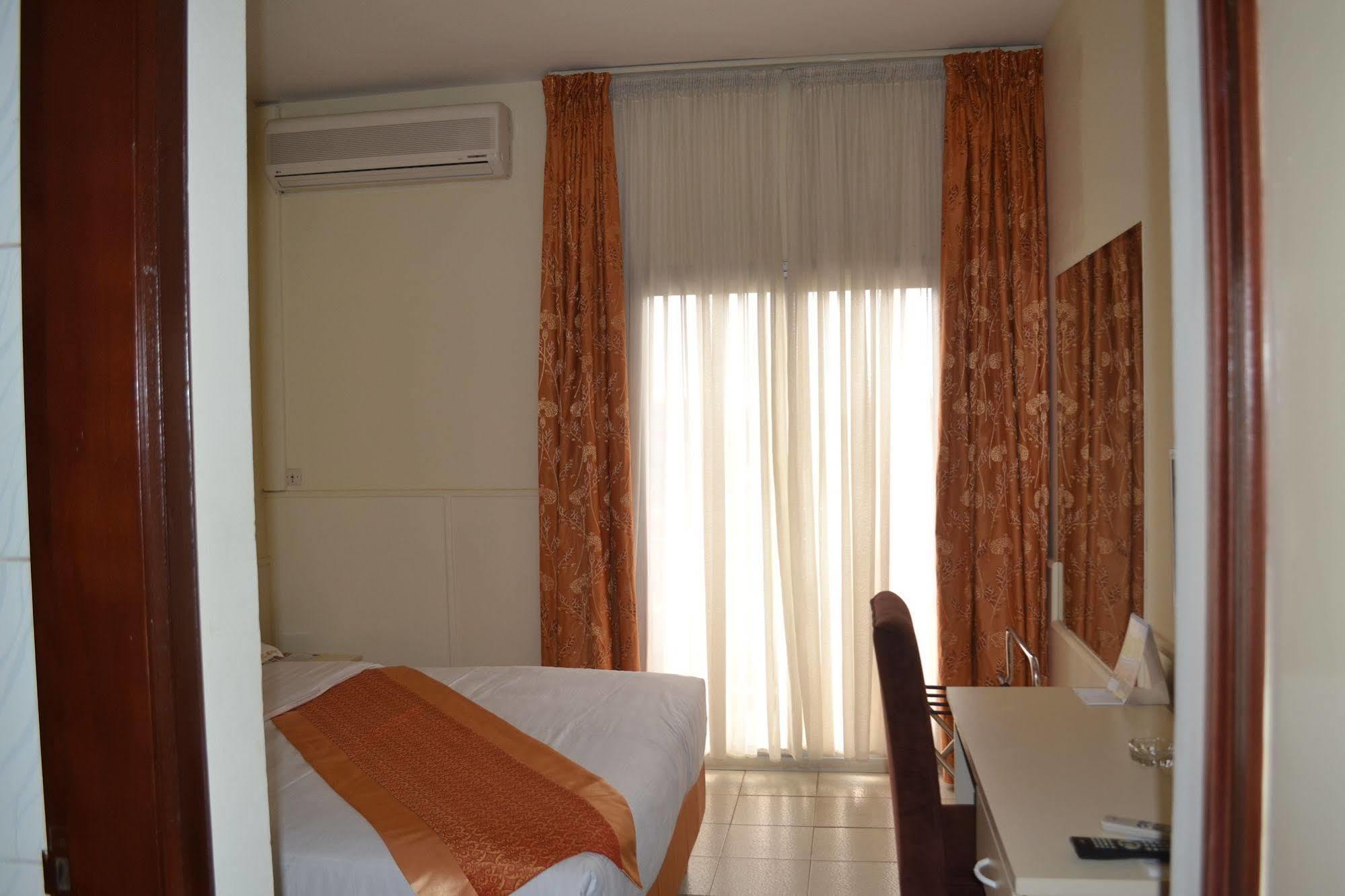 Hotel Mansel Yaoundé Exterior photo