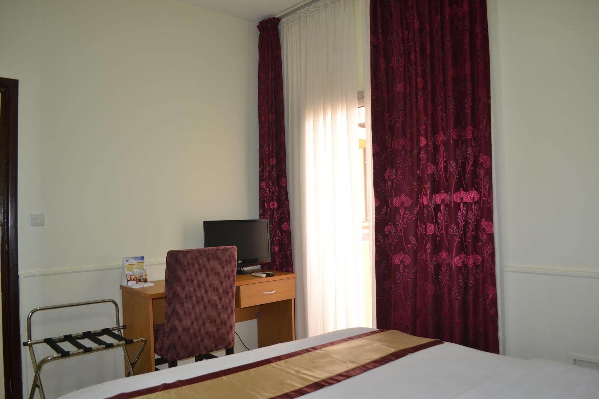 Hotel Mansel Yaoundé Exterior photo