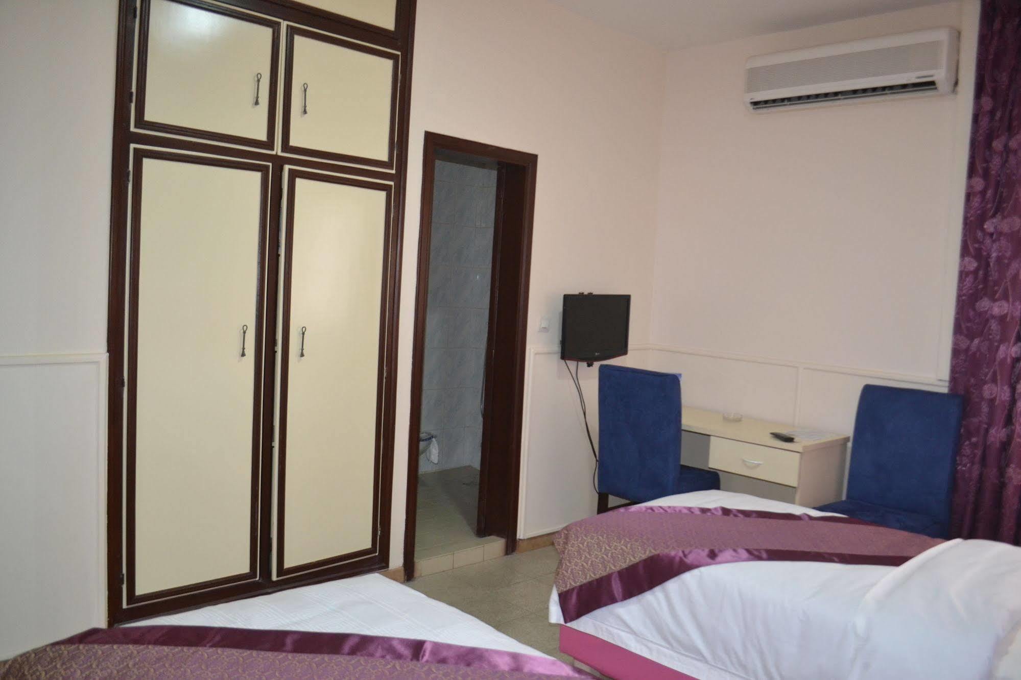 Hotel Mansel Yaoundé Exterior photo